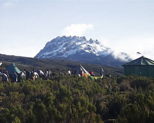 Blick zum verschneiten Mawenzi