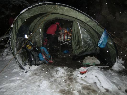 Kili - Mannschaftszelt bei Gipfelaufbruch