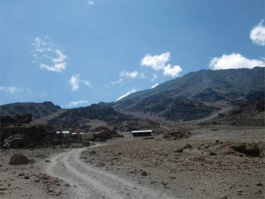 Kibo Hütte in Sichtweite
