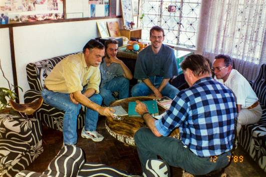 Im Büro von Paradies-Safari Ltd.