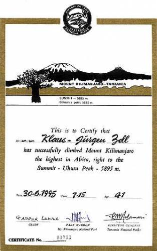 Summit-Certificat fr die Kilimanjaro-Besteigung via Marangu Route<br>mit dem Gipfel der Besteigung bis zum Uhuru Peak [5.895m a.s.l.] am 30.06.1995.<br><b>Das Alter dieser Gipfelurkunde betrgt somit 30 Jahre!</b>