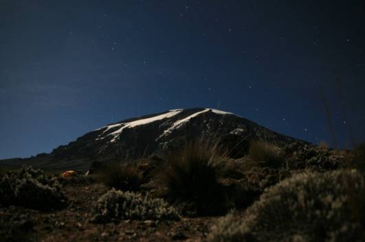 Sterne über dem Kibo