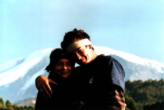 Kilian und Jasmin an der Mweka Hut