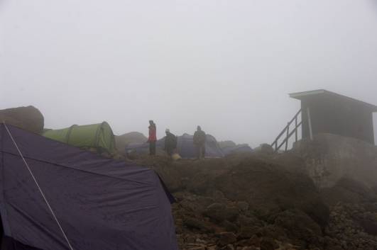 Nebel im Barafu Camp