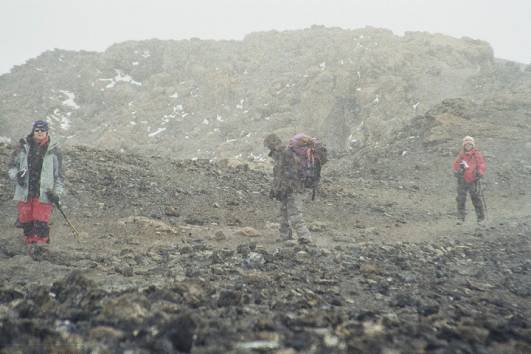 Abstieg zum Kratercamp