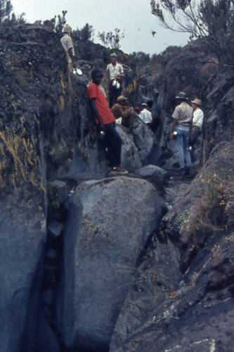 An einer Trinkwasserquelle