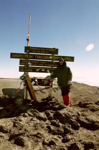 Am Uhuru Peak