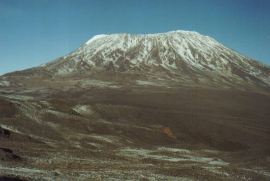 Über den Saddle zum Kibo