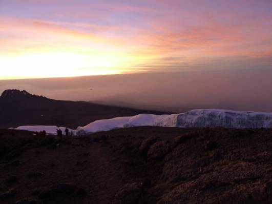 Sonnenaufgang auf dem Weg zum Gipfel