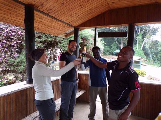 Feier am Mweka Gate :-)