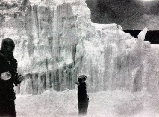 1926 - Wachagga Feel First Time Snow