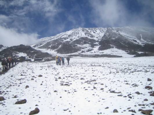 Kurz vor der Kibo Hut