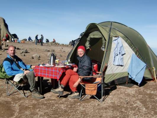 Frühstück im Lava Tower Camp