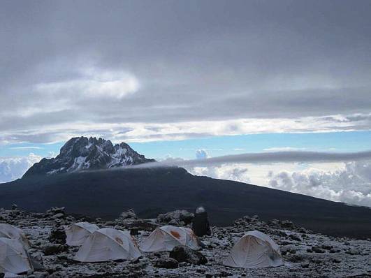 Barafu Camp mit Sicht auf Mawenzi