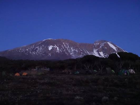 Kibo in der Dämmerung