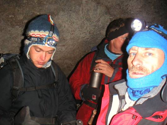 03:10 Uhr, Hans Meyer Cave