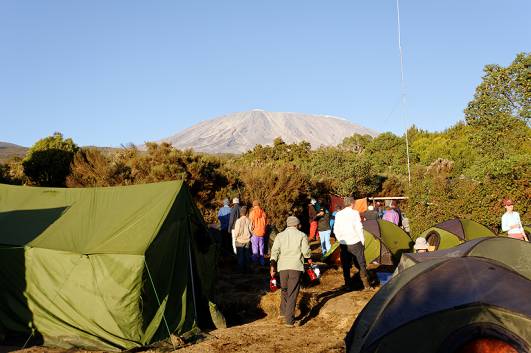 Sonnenaufgang am Simba Camp