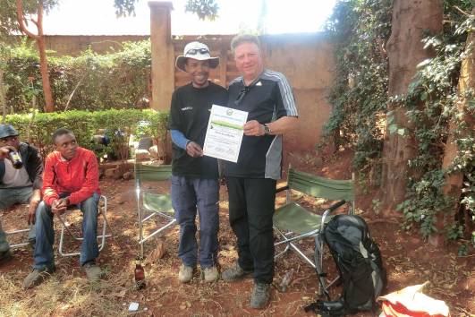 Mit Guide und Gipfel-Urkunde