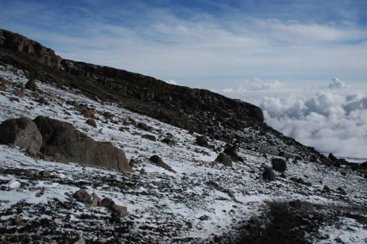 Auf dem Kraterabstieg