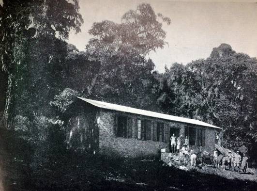 1926 - Bismarck's Hut, 8.500 ft.