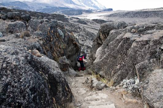 Passage durch das Lavagestein