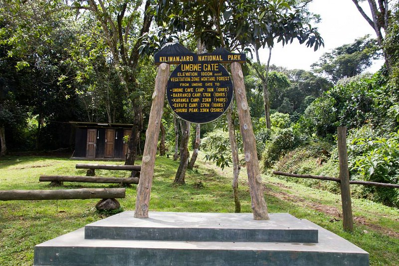 Datei:2015 Schild Umbwe Gate 800px.jpg