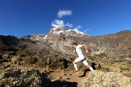 Datei:2013 08 15 Ultra Runner Jornet On Kilimanjaro.jpg