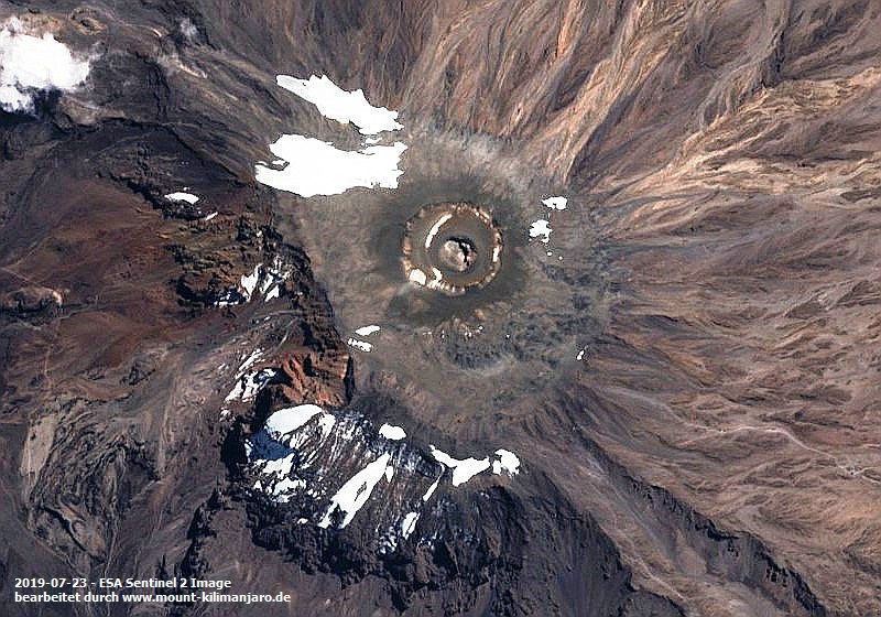 Datei:2019 07 23 Snowy Kibo ESA-Sentinel-2-Image 800px.jpg