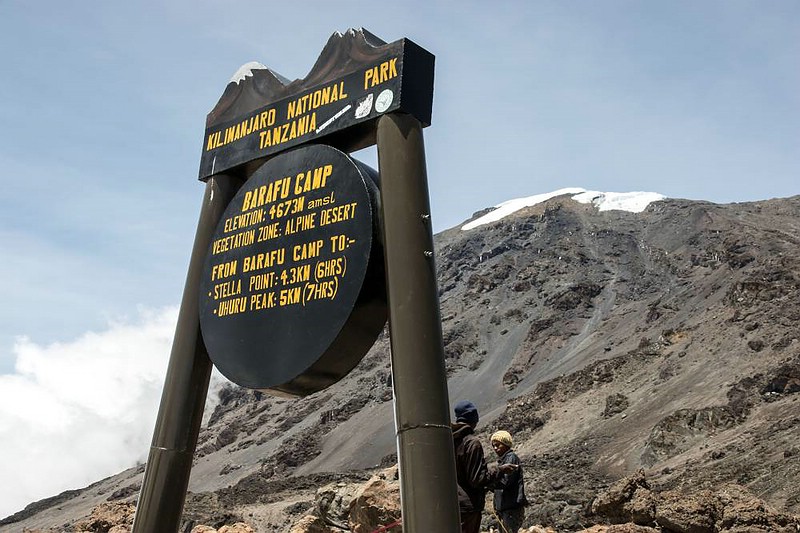 Datei:2017 Schild Machame Route 04 800px.jpg