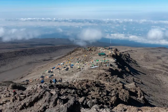 Datei:Barafu-camp-kilimanjaro.jpg