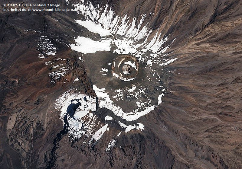 Datei:2019 02 13 Snowy Kibo ESA-Sentinel-2-Image 800px.jpg