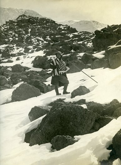 Datei:1908 Climbing-Kilimanjaro-MacQueen-Dutkewich-Expedition 02.jpg