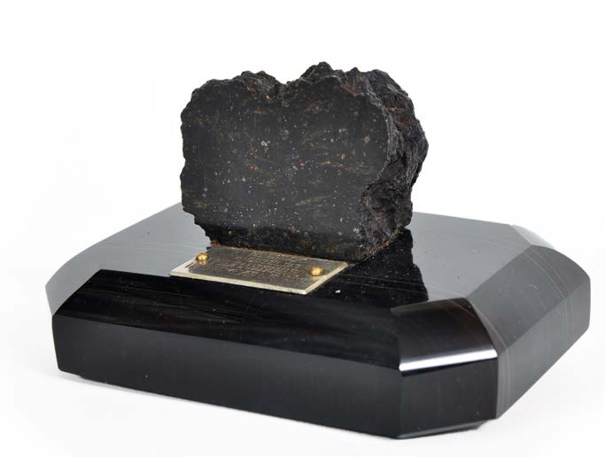 Datei:2008 Spitze des Kilimandscharo Nachlass Dr Hans Meyer.jpg