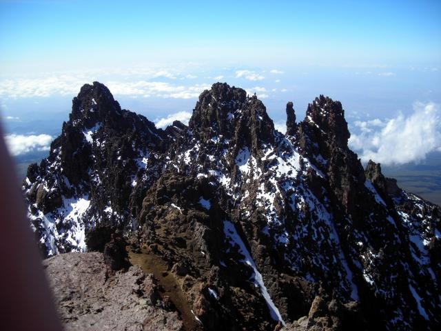Datei:2012 Hans-Meyer-Spitze 5149m Mawenzi-Gipfel.jpg