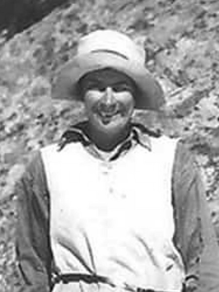 Datei:1901-1972 Estella Latham 600px.jpg