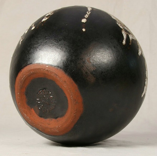 Datei:1925 Keramik-Vase Clara von Ruckteschell-Trueb 02.jpg