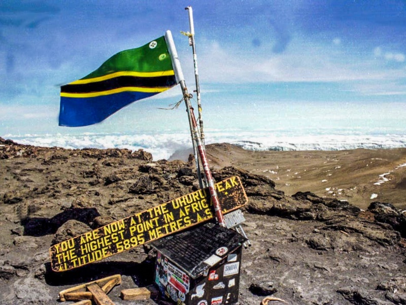Datei:1998 Uhuru Peak.jpg