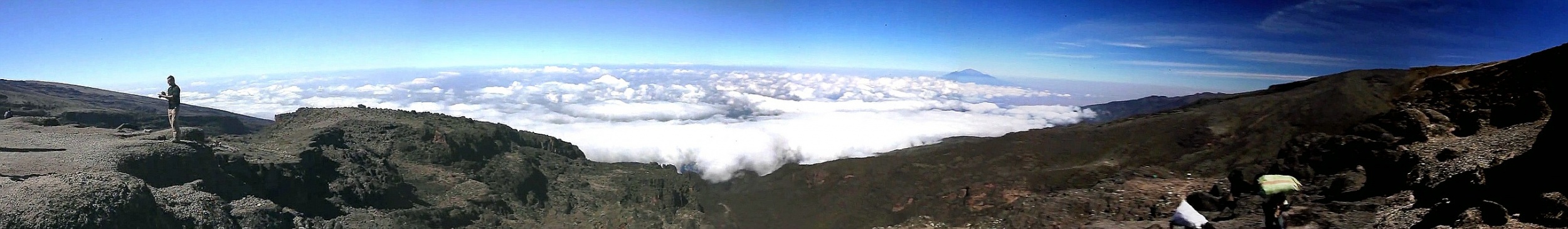 Am Breakfast Point (4.200 m.a.S.L.) nach dem Durchsteigen der Barranco Wall - Juli 2011 - © Kili2010